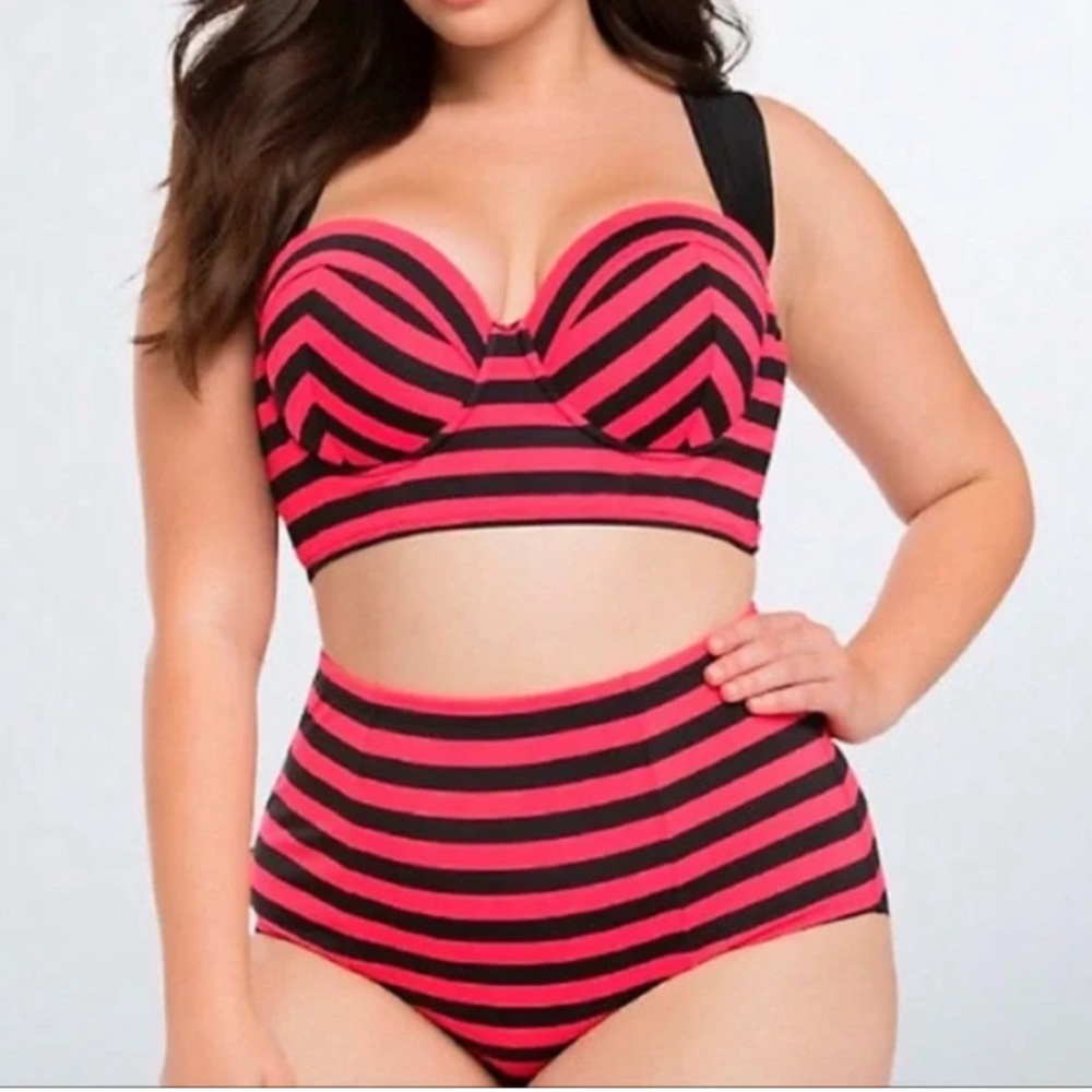 NWOT Torrid pushup black Underwire Size 0/L ADJUSTABLE C Cup crop top